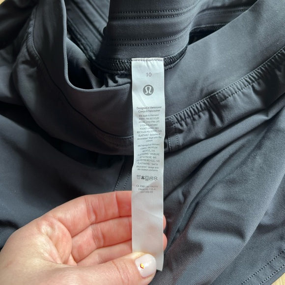 NWT LULULEMON Adapted State High-Rise Jogger Crop Black Women’s Size 10 Joggers - Picture 3 of 10